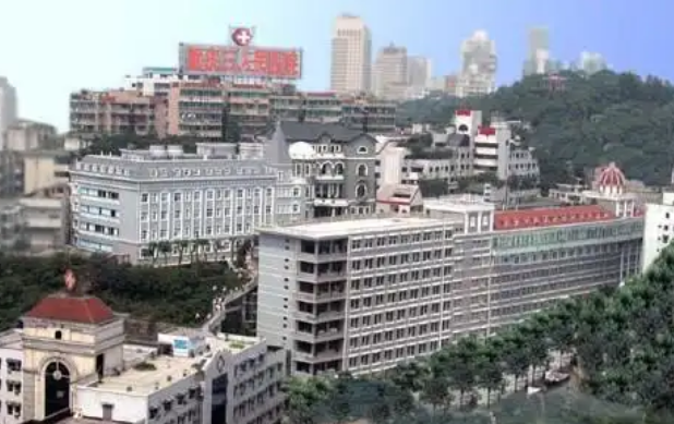 重庆市第三人民医院整形科医生有哪些？技术点评、隆胸案例以及医生简介奉上！