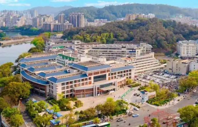 惠州市中心人民医院整形科医生有哪些？口碑与吸脂技术值得信赖