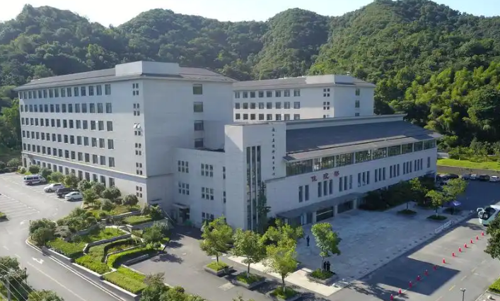 浙江省立同德医院整形外科医生有哪些？吸脂坐诊医院、案例对比请查收！