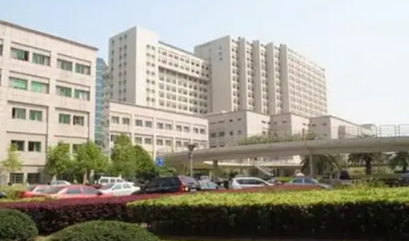 新昌县人民医院整形美容科医生有哪些？案例反馈来袭，隆胸技术优势揭秘！