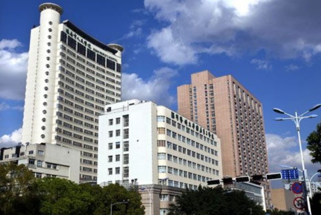 温州医学院附属第三医院医疗美容科医生有哪些？双眼皮技术水平和简介解析