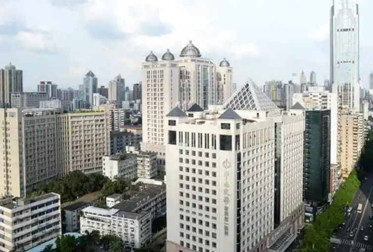 中山大学附属第一医院整形修复外科医生有哪些？技术水平、隆胸案例供大家参考！