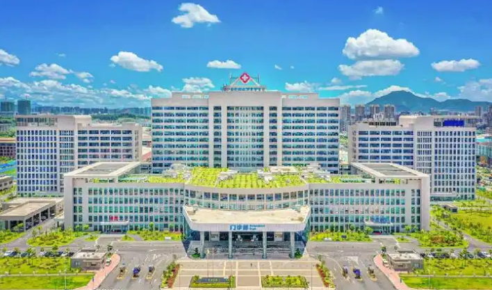 东莞东华医院整形科医生有哪些？隆胸医生资料&技术优势