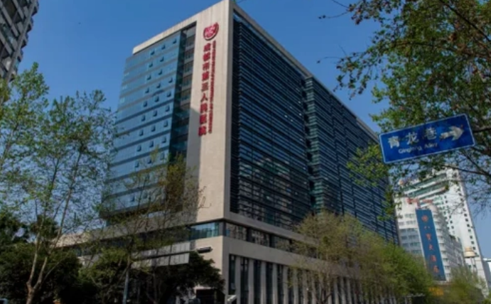 成都市第三人民医院整形美容科医生有哪些？技术点评、吸脂案例以及医生简介奉上！