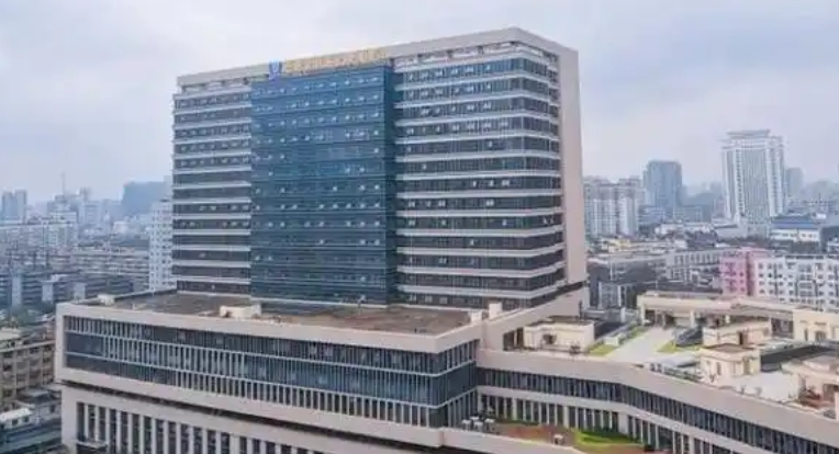 成都市第三人民医院整形美容科医生有哪些？眼部医院实力大咖信息更新2025