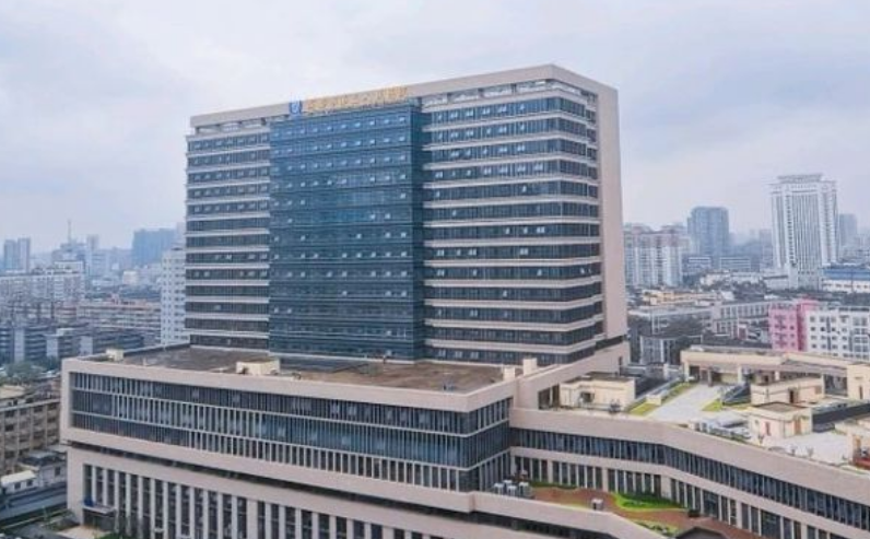 成都第三人民医院整形美容科医生有哪些？胸部医生简介/优势技术在线获取!