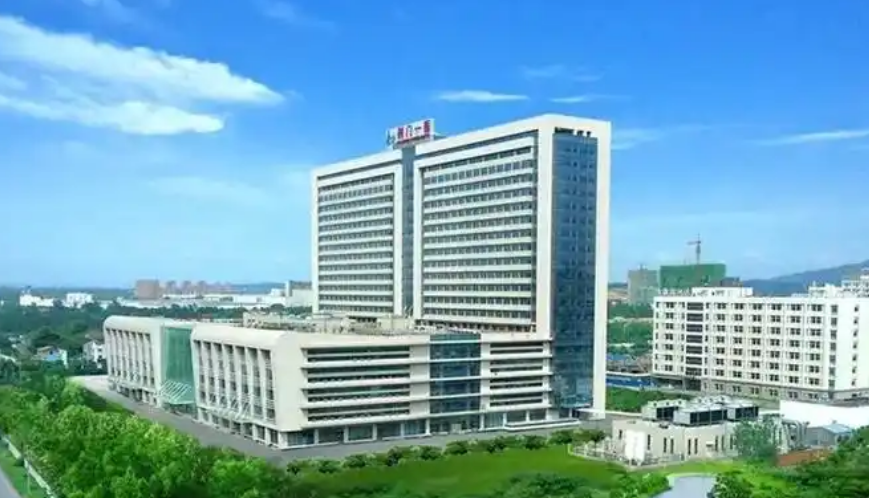 荆门市第一人民医院整形美容中心医生有哪些？吸脂医生详情、2025价格表及案例曝光