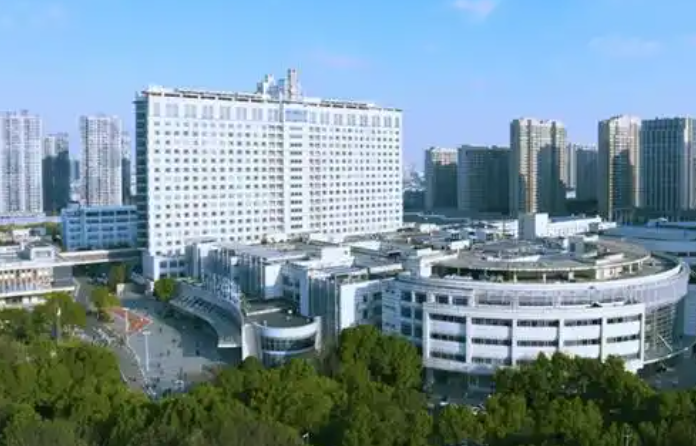 江苏大学附属宜兴医院医学美容科隆鼻怎么样？个人资料简介-专业隆鼻技术曝光