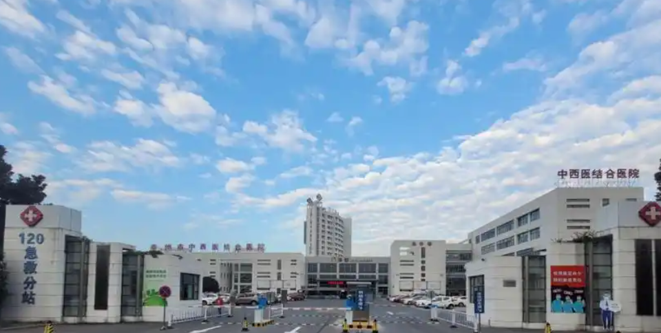 泰州市普济医院整形科隆胸怎么样？医生介绍_胸部真实叙述！
