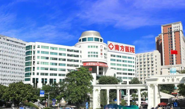 南方医科大学南方医院双眼皮哪个医生好？医生资料&技术优势