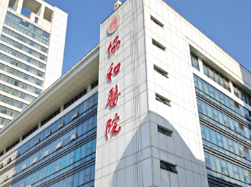 武汉江汉区开外眼角价格好的医院有哪些，专家团队会诊、方案更优