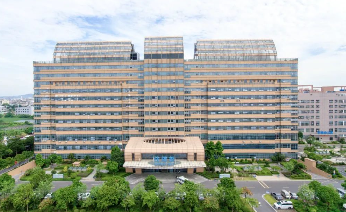 南方医科大学第七附属医院怎么样？技术点评、隆胸案例以及医生简介奉上！