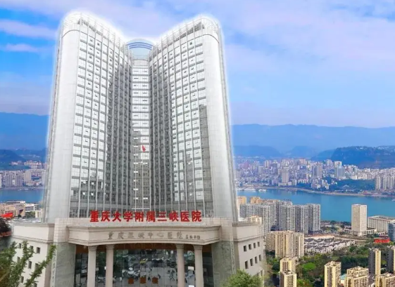 重庆大学附属三峡医院整形美容科怎么样？几位实力派大咖，隆胸案例点评分析！