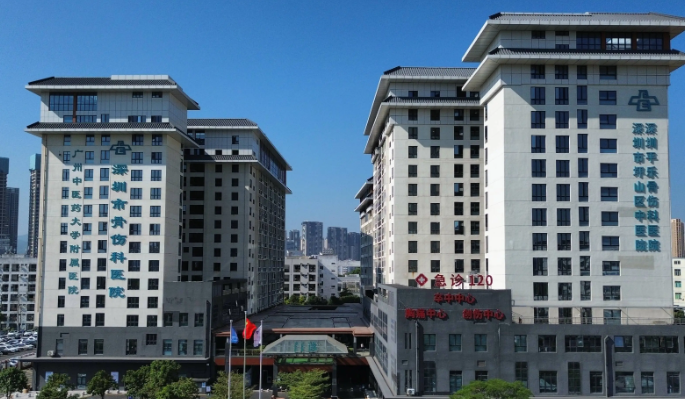 深圳市坪山区中医院整形科怎么样？眼部口碑不错的实力专家技术点评