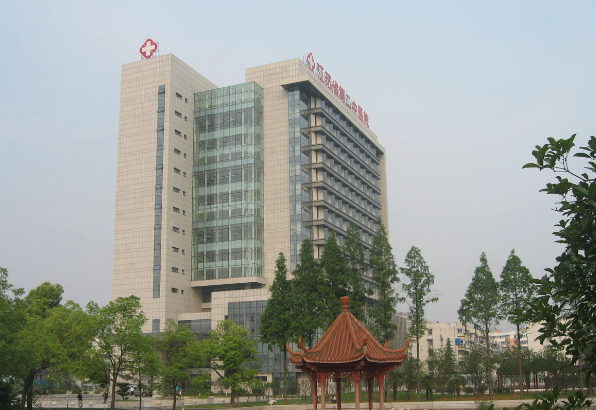 江苏省第二中医院怎么样？隆胸整形医生信息附带案例