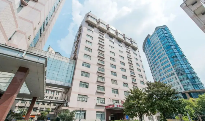 上海市静安区中心医院整形外科怎么样？隆鼻案例反馈来袭，技术优势揭秘！