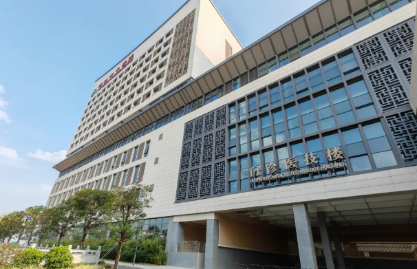深圳市中医院整形外科怎么样？隆胸技术特长\项目口碑评价一览！