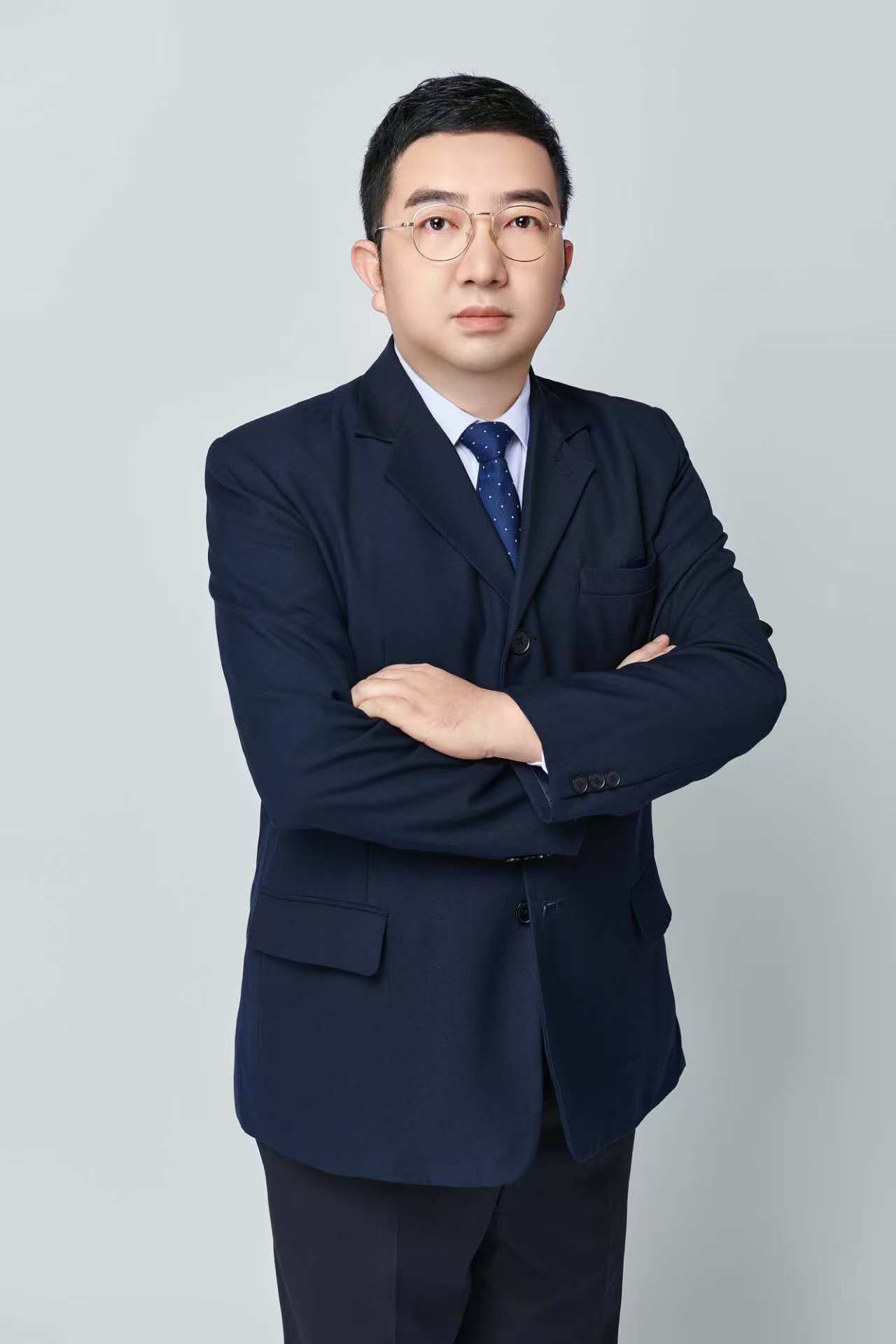 告别身材焦虑~深圳吸脂专业医生推荐！卢颖医生个人资料简介图片~性价比高又自然