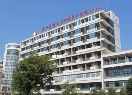 广医二院整形美容外科隆鼻多少钱？医生详情、收费标准一览