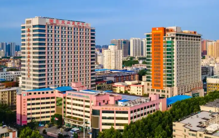 郑州市中心医院整形美容科是外包的吗？热门双眼皮医生特长分析，等你来选~