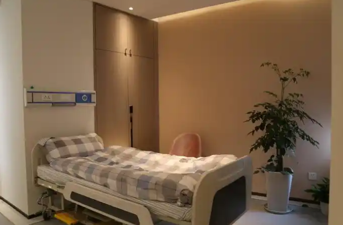 成都埋线双眼皮整形医院排名！微创切口隐蔽，恢复后宛若天生